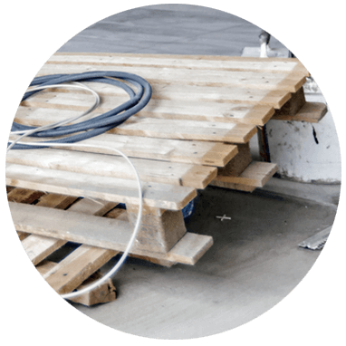 Pallet buyers: sell your used wood and plastic pallets to Direct Supply